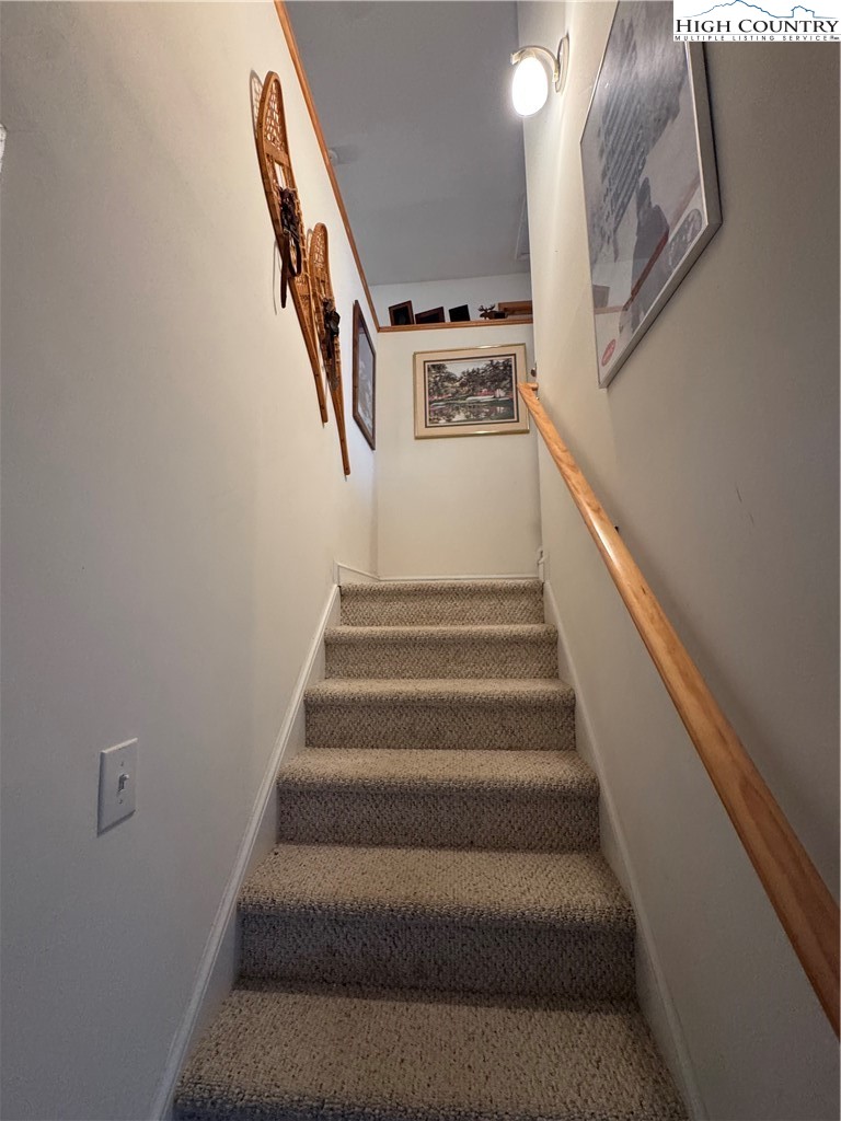 128 Hillcrest Road Newland, NC 28657 - Photo 29 of 37 a view of entryway
