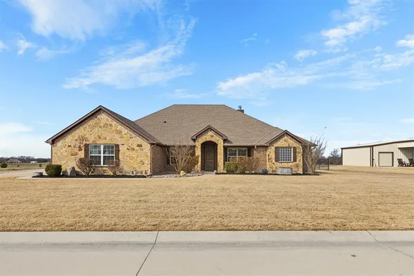 $565,000 | 505 Water Fall Lane, Nevada, TX 75173