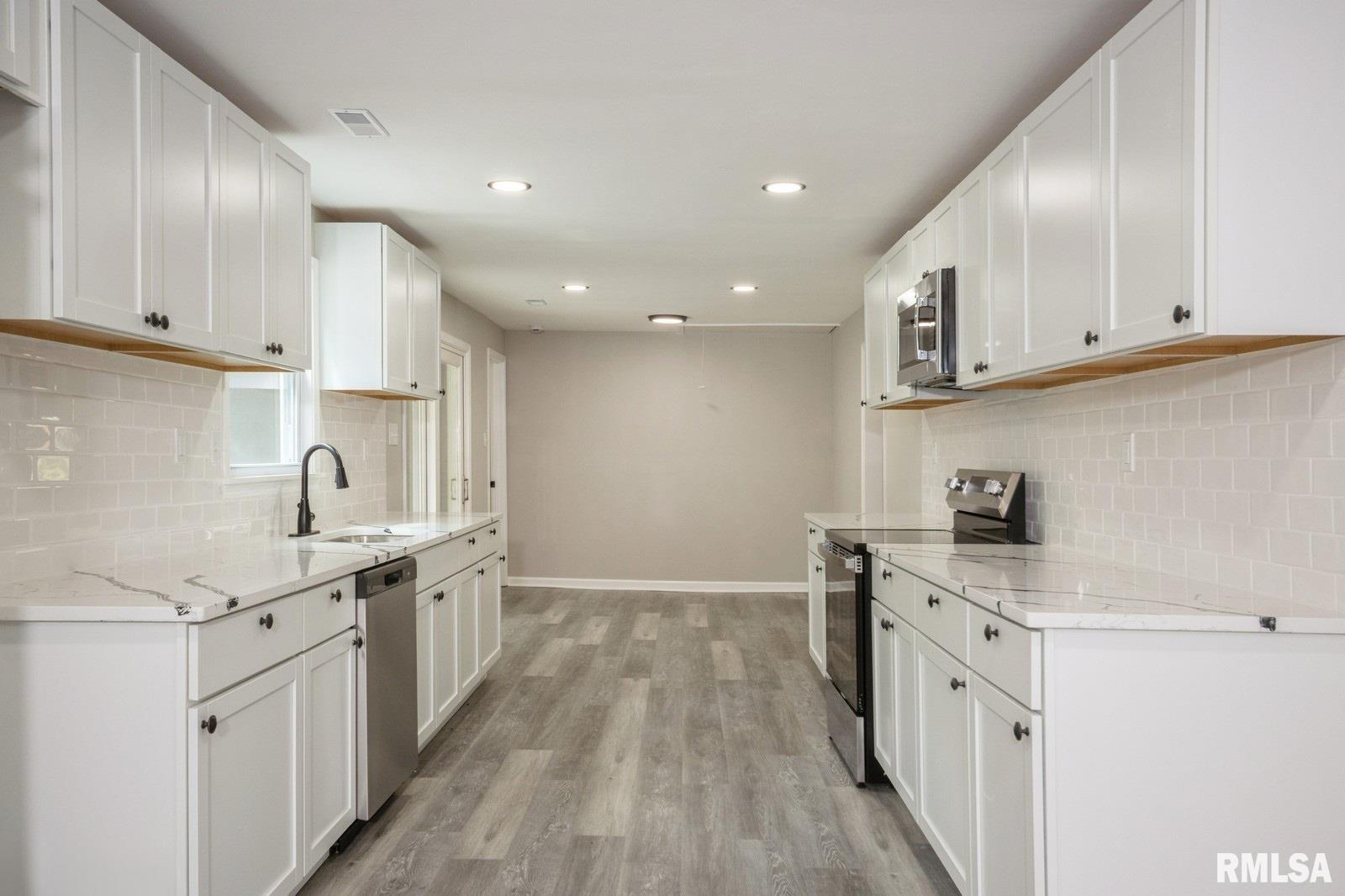 2889 North 25th Street Decatur, IL 62526 - Photo 5 of 15