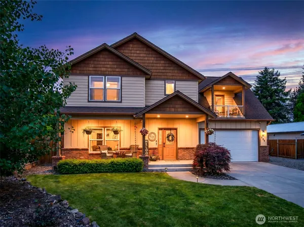 $820,000 | 104 35th Street Northwest, East Wenatchee, WA 98802