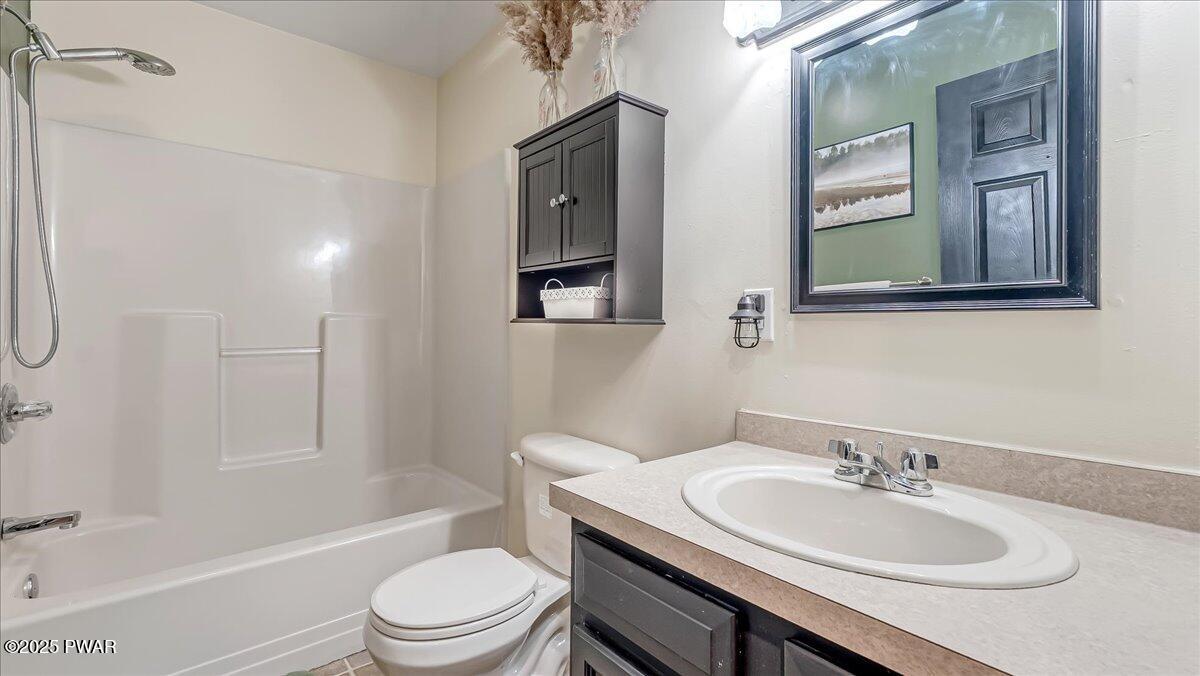 103 Ridge Circle Greentown, PA 18426 - Photo 29 of 56 Bathroom