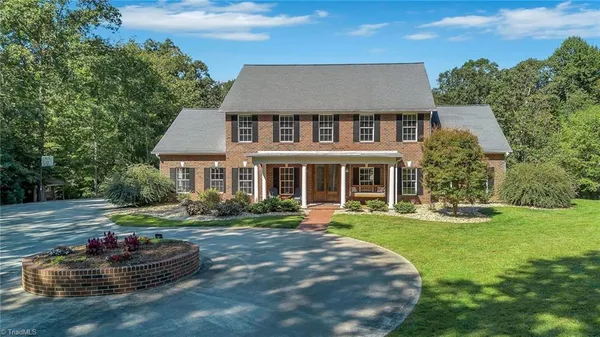 $899,000 | 900 Brown Ridge Road, Wilkesboro, NC 28697