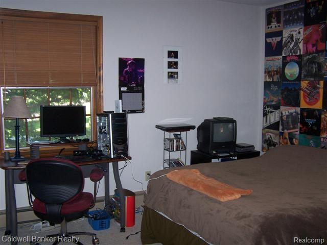 1823 Fair Oak Court Rochester, MI 48309 - Photo 18 of 24 Bedroom III