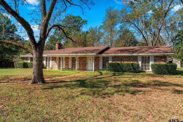 $235,000 | 102 Westwood Parkway, Naples, TX 75568