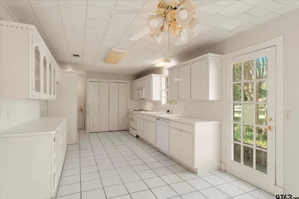 $235,000 | 102 Westwood Parkway, Naples, TX 75568