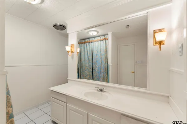 $235,000 | 102 Westwood Parkway, Naples, TX 75568