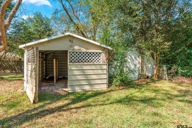 $235,000 | 102 Westwood Parkway, Naples, TX 75568