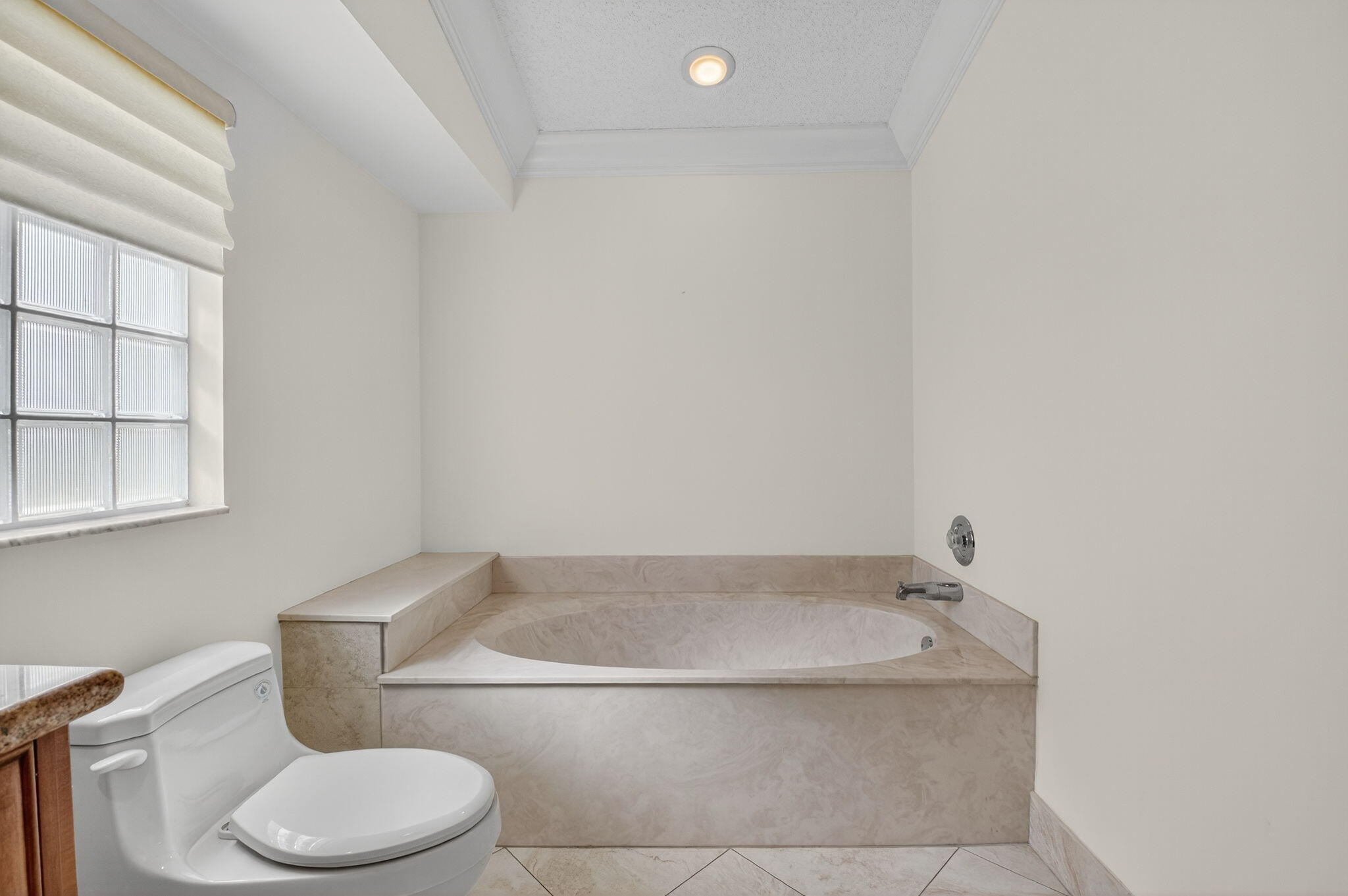 10628 Plainview Circle Boca Raton, FL 33498 - Photo 19 of 49 Primary Bathroom
