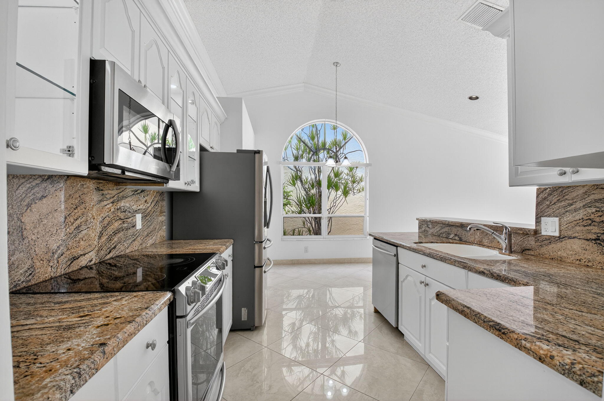 10628 Plainview Circle Boca Raton, FL 33498 - Photo 8 of 49 Kitchen