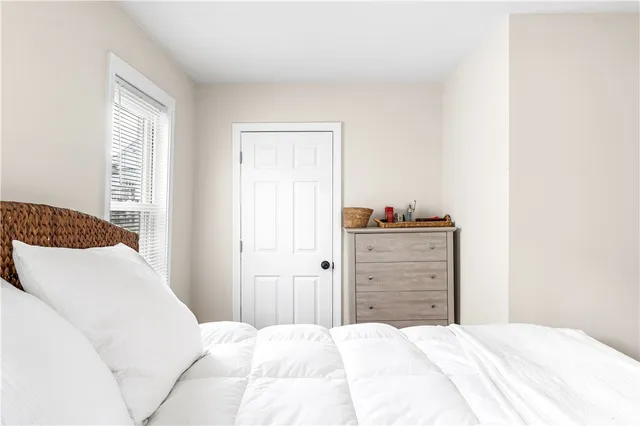 $3,500 | 37 Warren Avenue, Unit 1, Warren, RI 02885