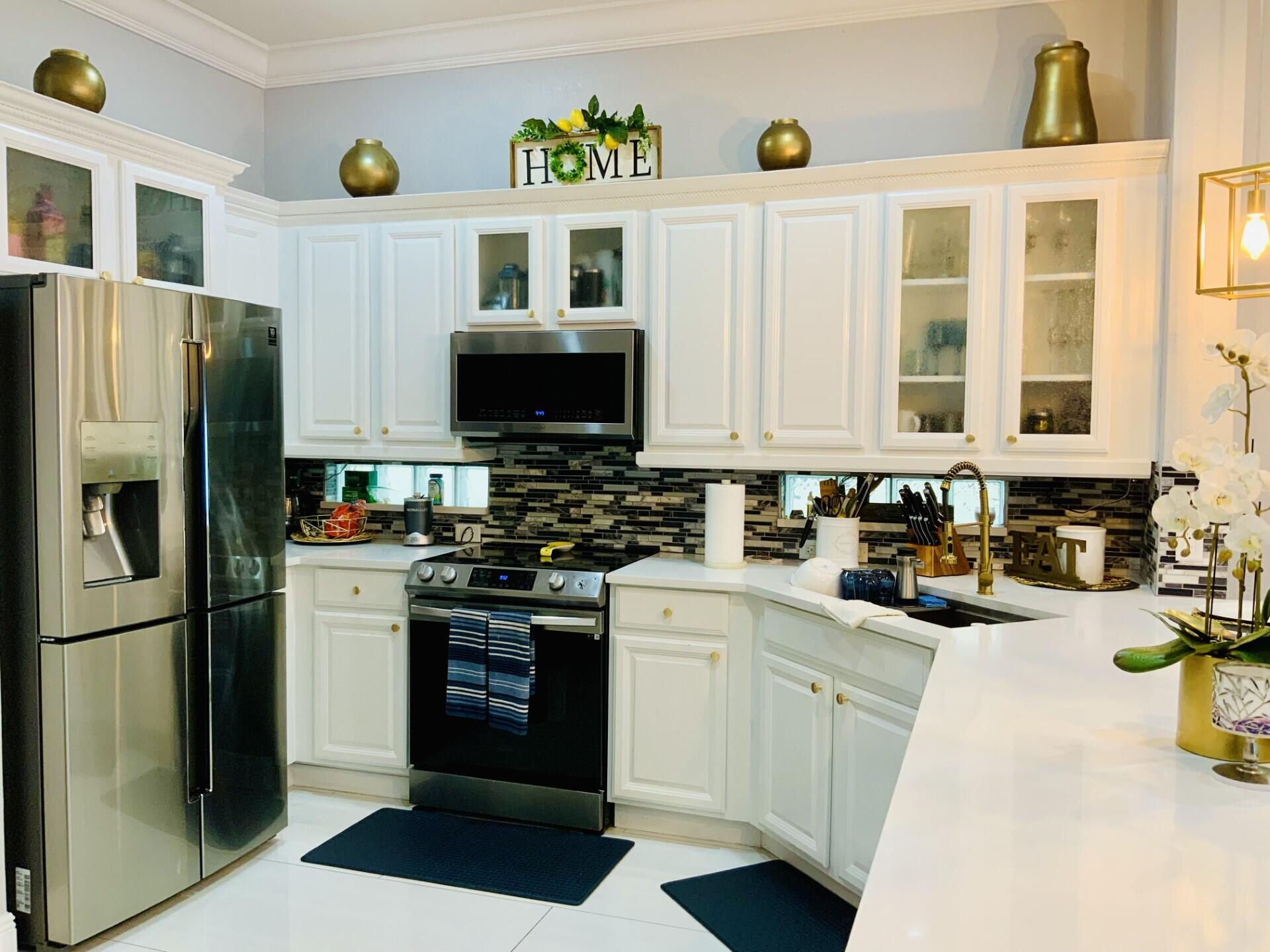 532 Gazetta Way West Palm Beach, FL 33413 - Photo 11 of 40 thumbnail_IMG_6607