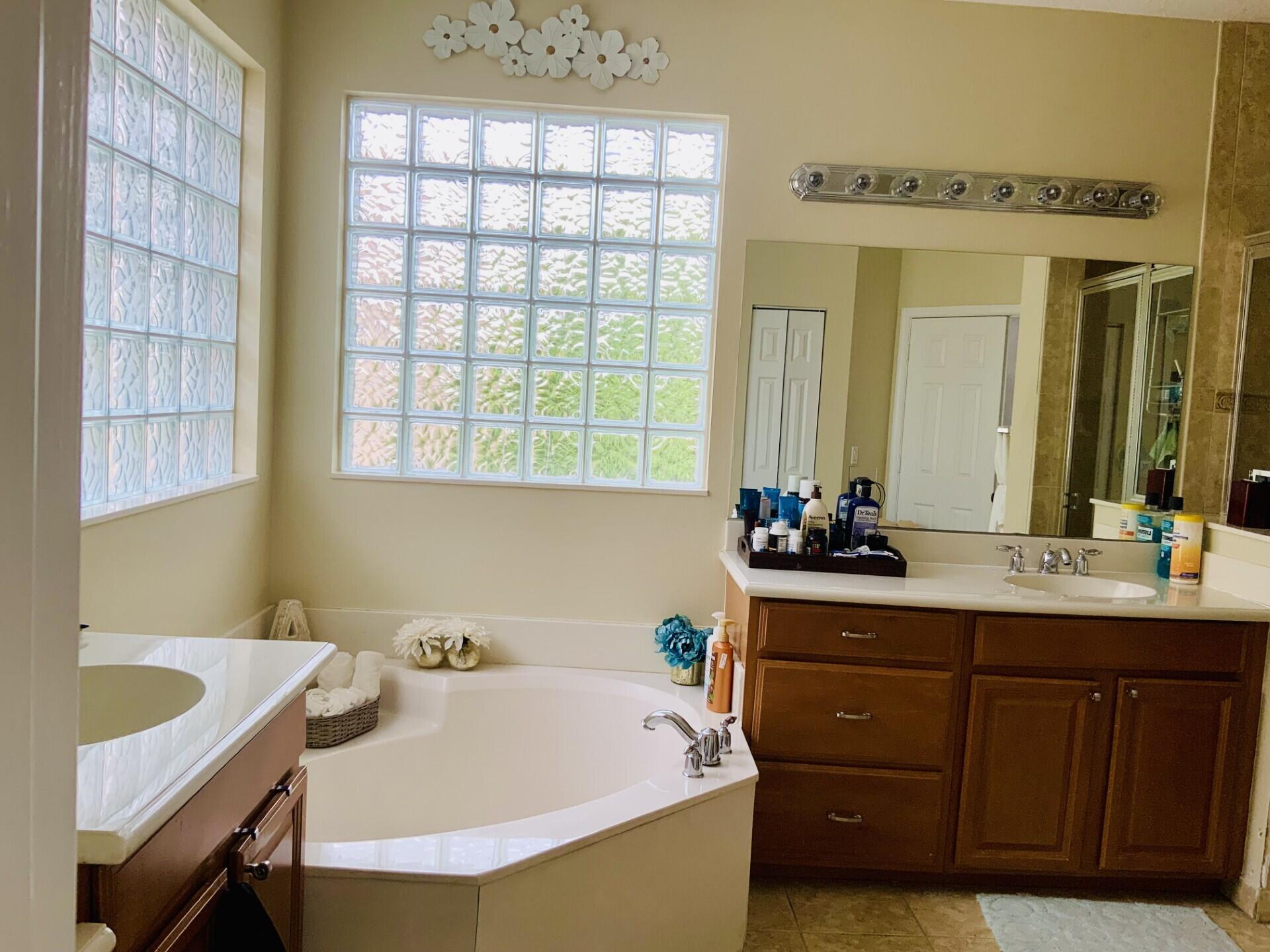 532 Gazetta Way West Palm Beach, FL 33413 - Photo 16 of 40 thumbnail_IMG_6646