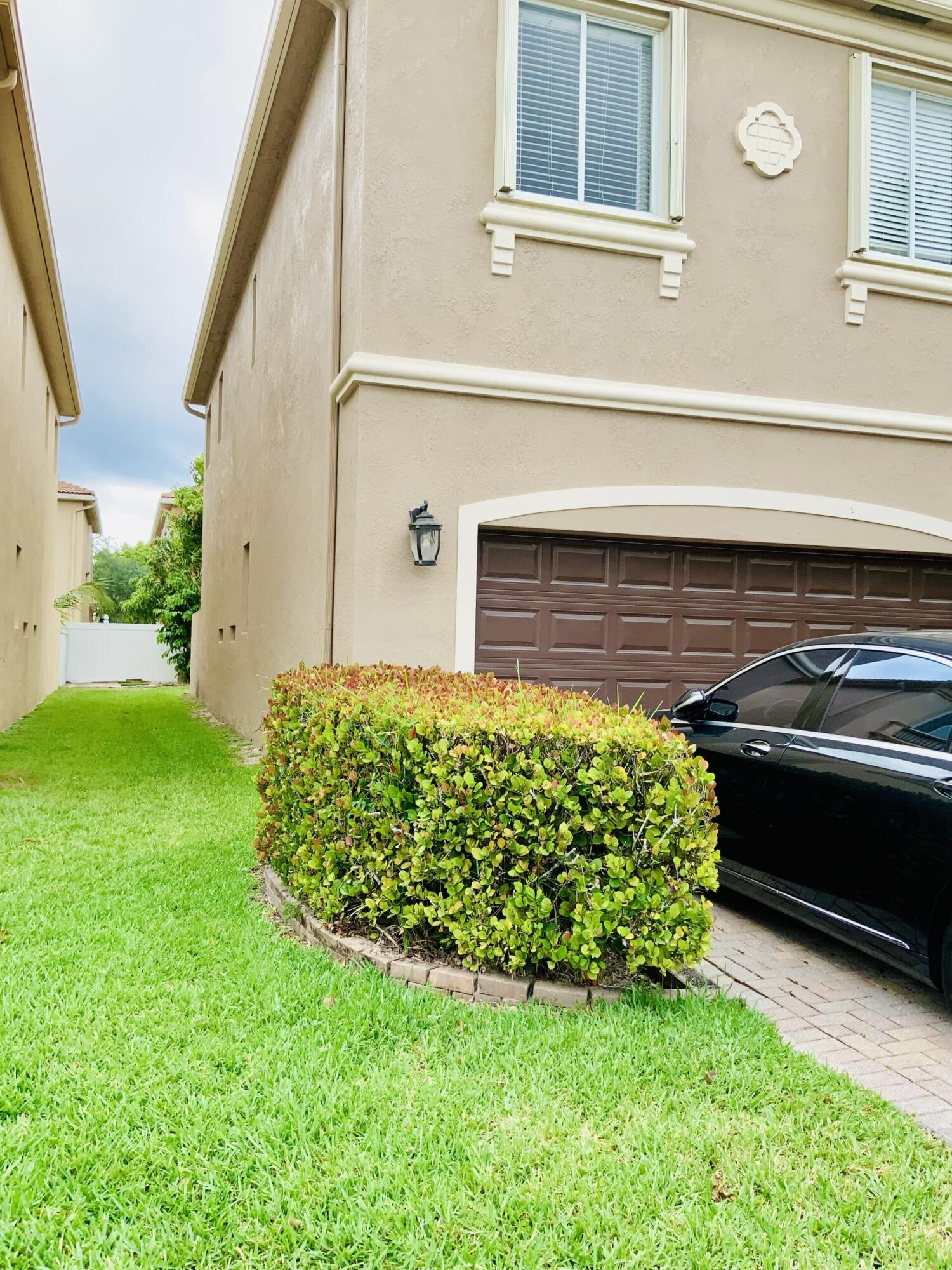 532 Gazetta Way West Palm Beach, FL 33413 - Photo 23 of 40 thumbnail_IMG_6696