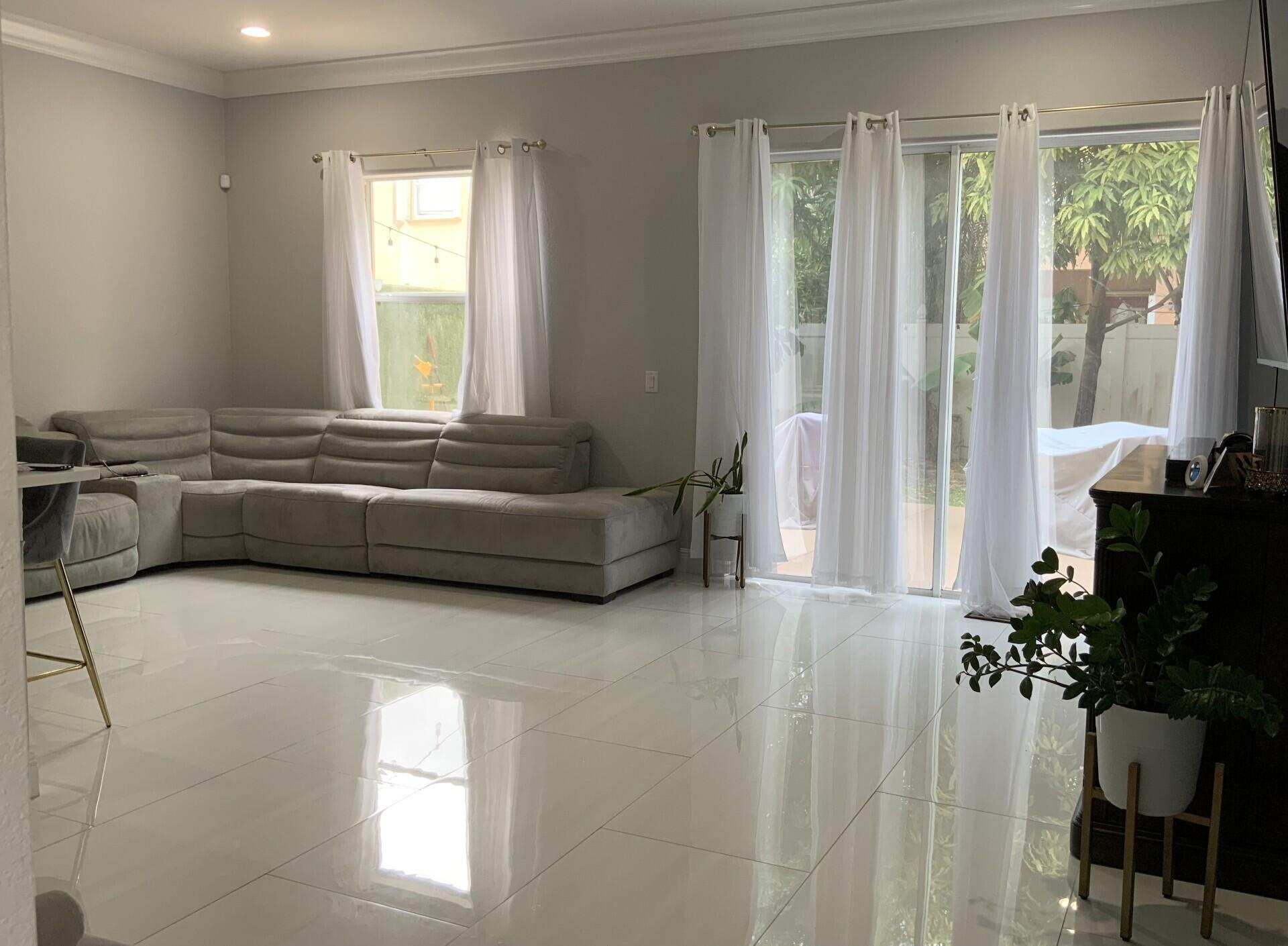 532 Gazetta Way West Palm Beach, FL 33413 - Photo 8 of 40 thumbnail_IMG_6600