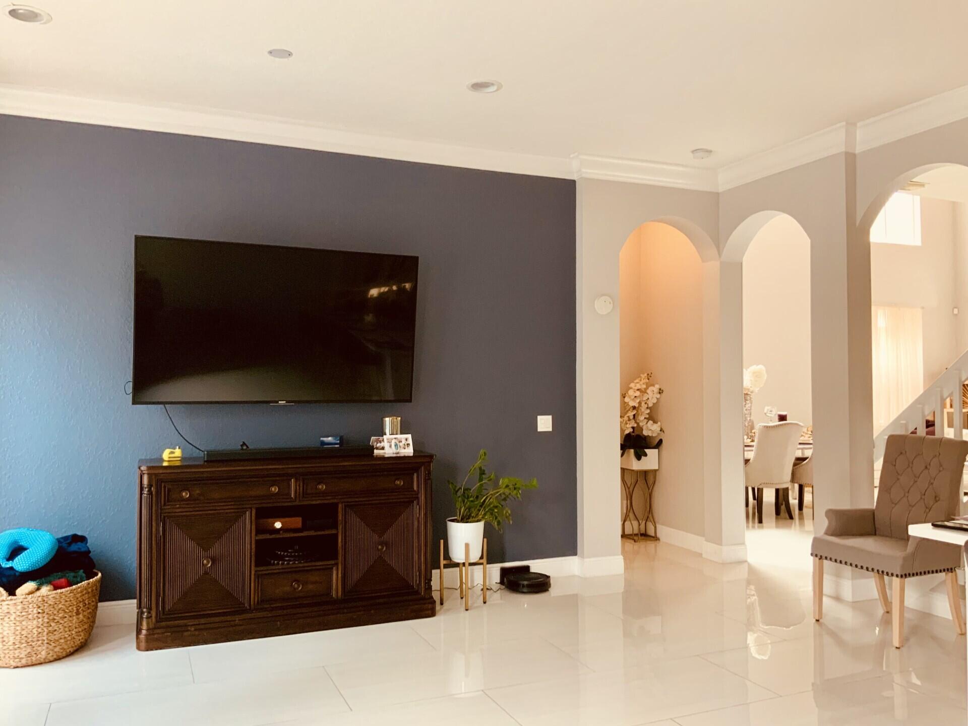 532 Gazetta Way West Palm Beach, FL 33413 - Photo 9 of 40 thumbnail_IMG_6598