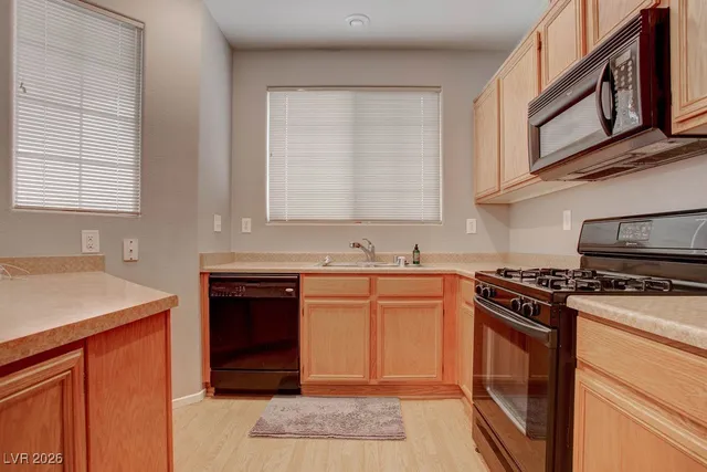 $1,950 | 27 Hudson Canyon Street, Unit 2, Henderson, NV 89012