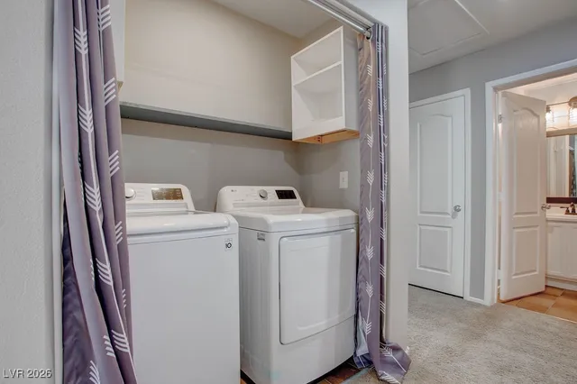 $1,950 | 27 Hudson Canyon Street, Unit 2, Henderson, NV 89012