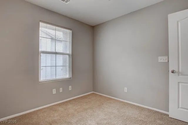 $1,950 | 27 Hudson Canyon Street, Unit 2, Henderson, NV 89012