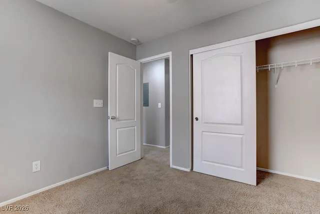 $1,950 | 27 Hudson Canyon Street, Unit 2, Henderson, NV 89012