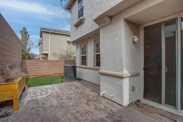 $1,950 | 27 Hudson Canyon Street, Unit 2, Henderson, NV 89012
