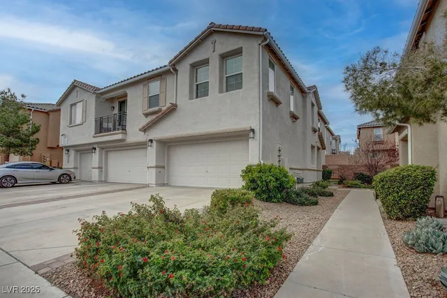 $1,950 | 27 Hudson Canyon Street, Unit 2, Henderson, NV 89012