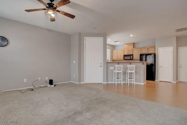 $1,950 | 27 Hudson Canyon Street, Unit 2, Henderson, NV 89012