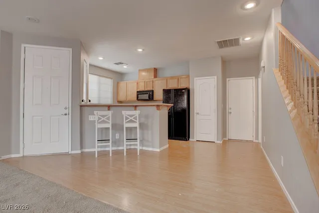 $1,950 | 27 Hudson Canyon Street, Unit 2, Henderson, NV 89012