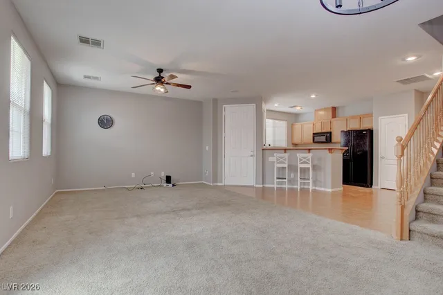 $1,950 | 27 Hudson Canyon Street, Unit 2, Henderson, NV 89012