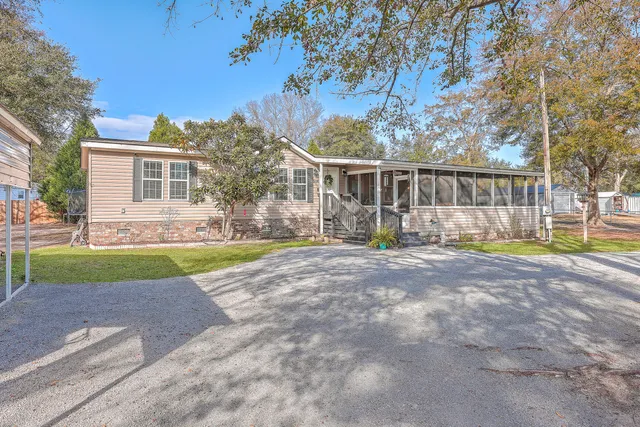 $381,900 | 208 Catfish Landing Circle, Bonneau, SC 29431