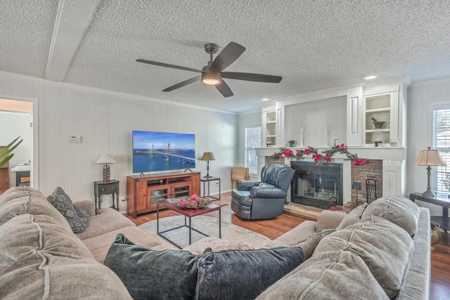 $381,900 | 208 Catfish Landing Circle, Bonneau, SC 29431