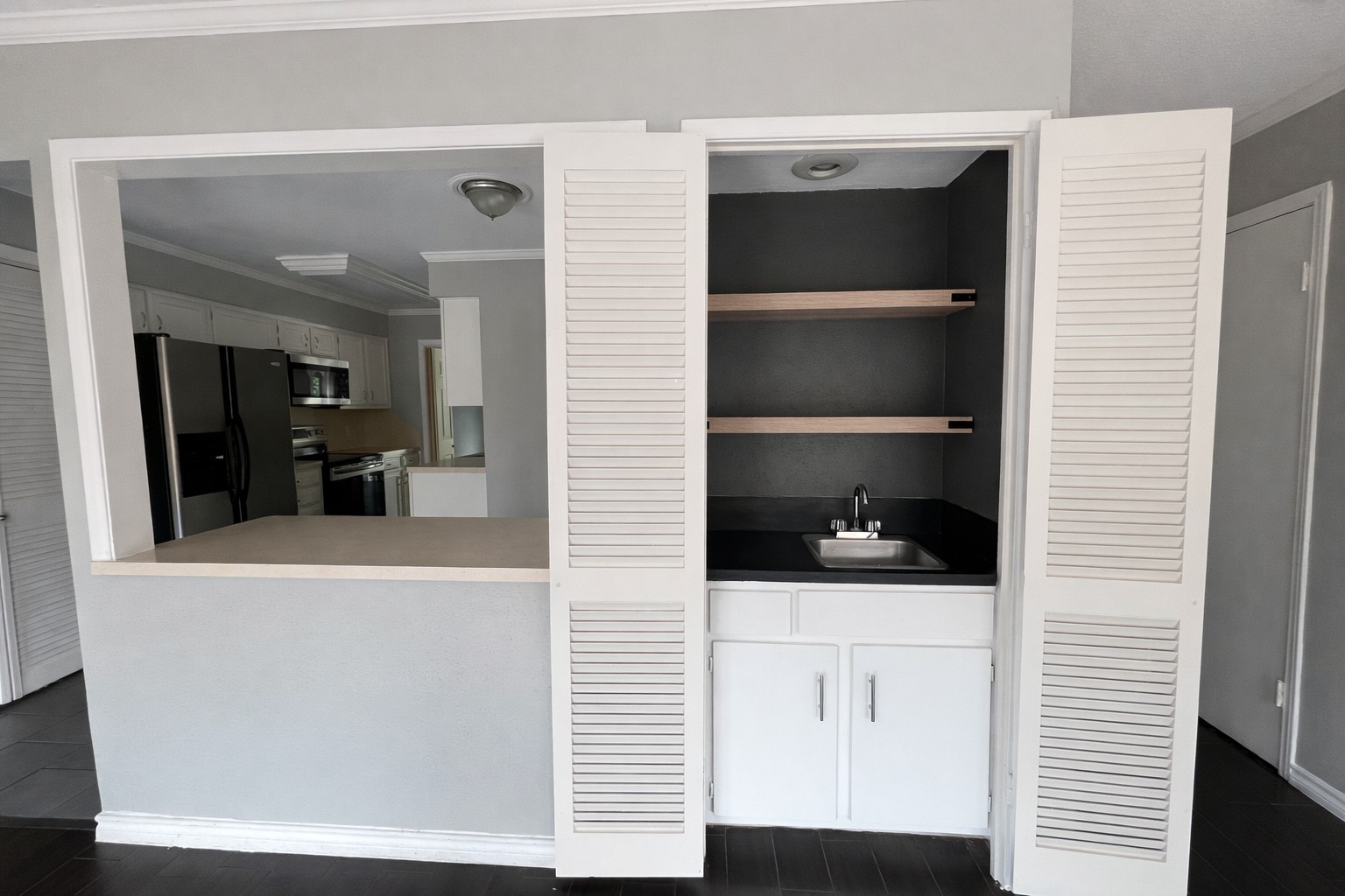 5801 Lumberdale Road, Unit 165 Houston, TX 77092 - Photo 11 of 24 Bar in living room