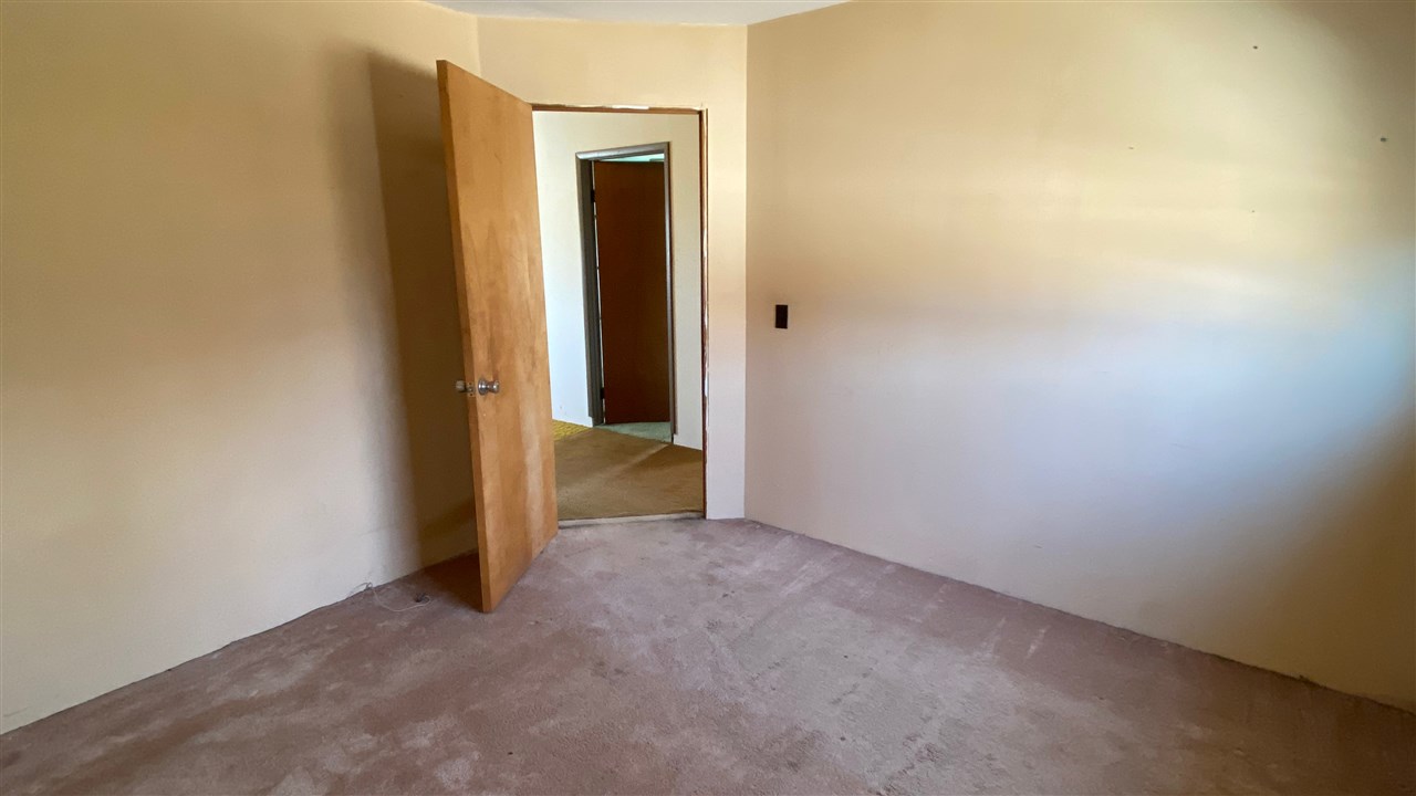 9056 Chesaning Road Chesaning, MI 48616 - Photo 18 of 31 50036293-17.JPG
