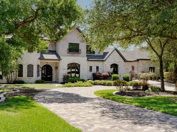 $3,100,900 | 1928 Running Creek Drive, Salado, TX 76571