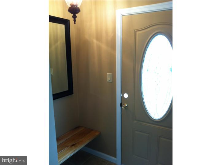 49 Hardy Road Levittown, PA 19056 - Photo 4 of 24 Foyer