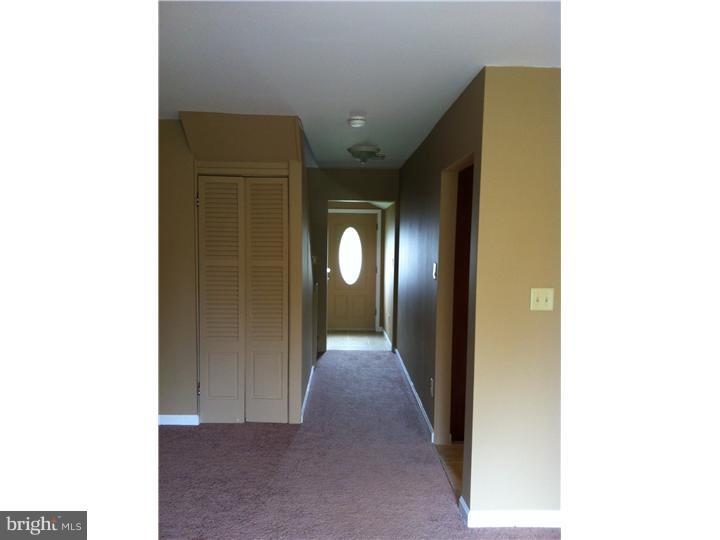 49 Hardy Road Levittown, PA 19056 - Photo 5 of 24 Hallway