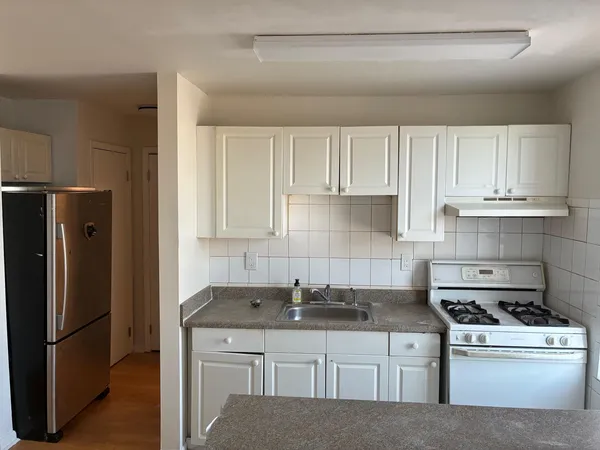 $1,950 | 1677 John F. Kennedy Boulevard, Unit 13, Jersey City, NJ 07305