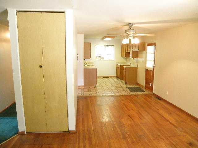 1869 Stetson Road Columbus, OH 43232 - Photo 7 of 16 Gallery Image 7