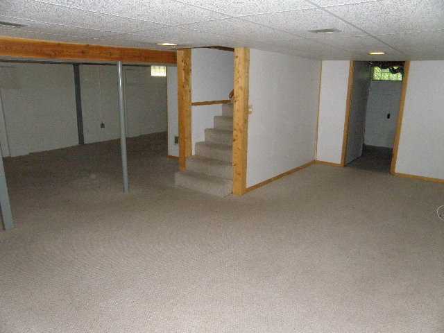1869 Stetson Road Columbus, OH 43232 - Photo 9 of 16 Gallery Image 9