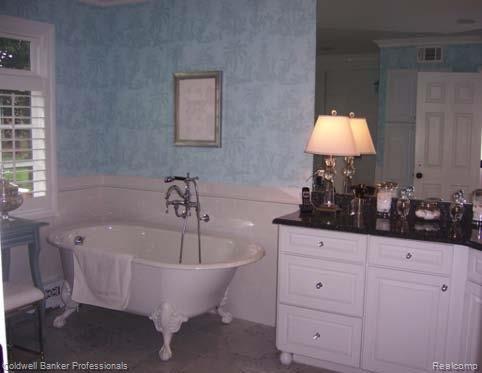 30 Cranbrook Road Bloomfield Hills, MI 48304 - Photo 16 of 24 MASTER BATH 2