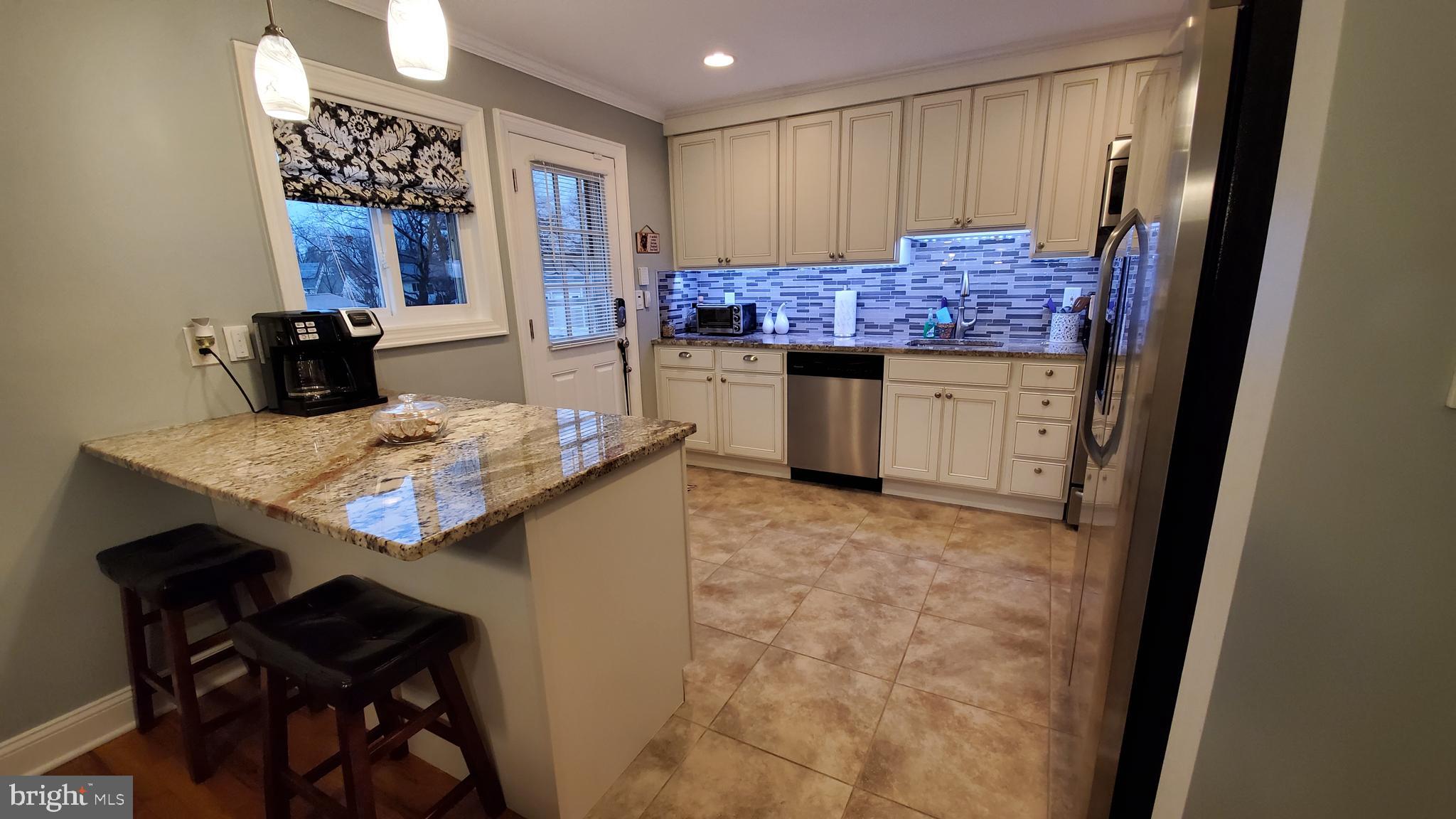 4 Mill Bend Road Hamilton, NJ 08690 - Photo 11 of 88 Gallery Image 11