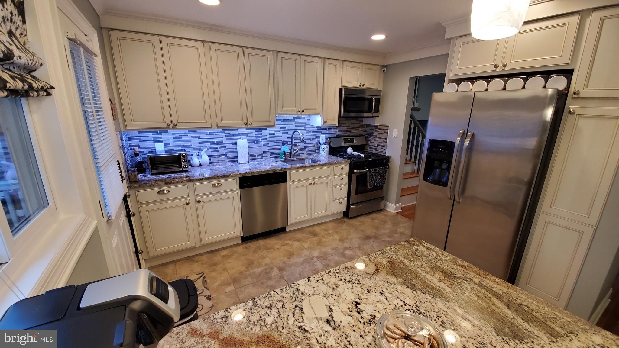 4 Mill Bend Road Hamilton, NJ 08690 - Photo 10 of 88 Gallery Image 10