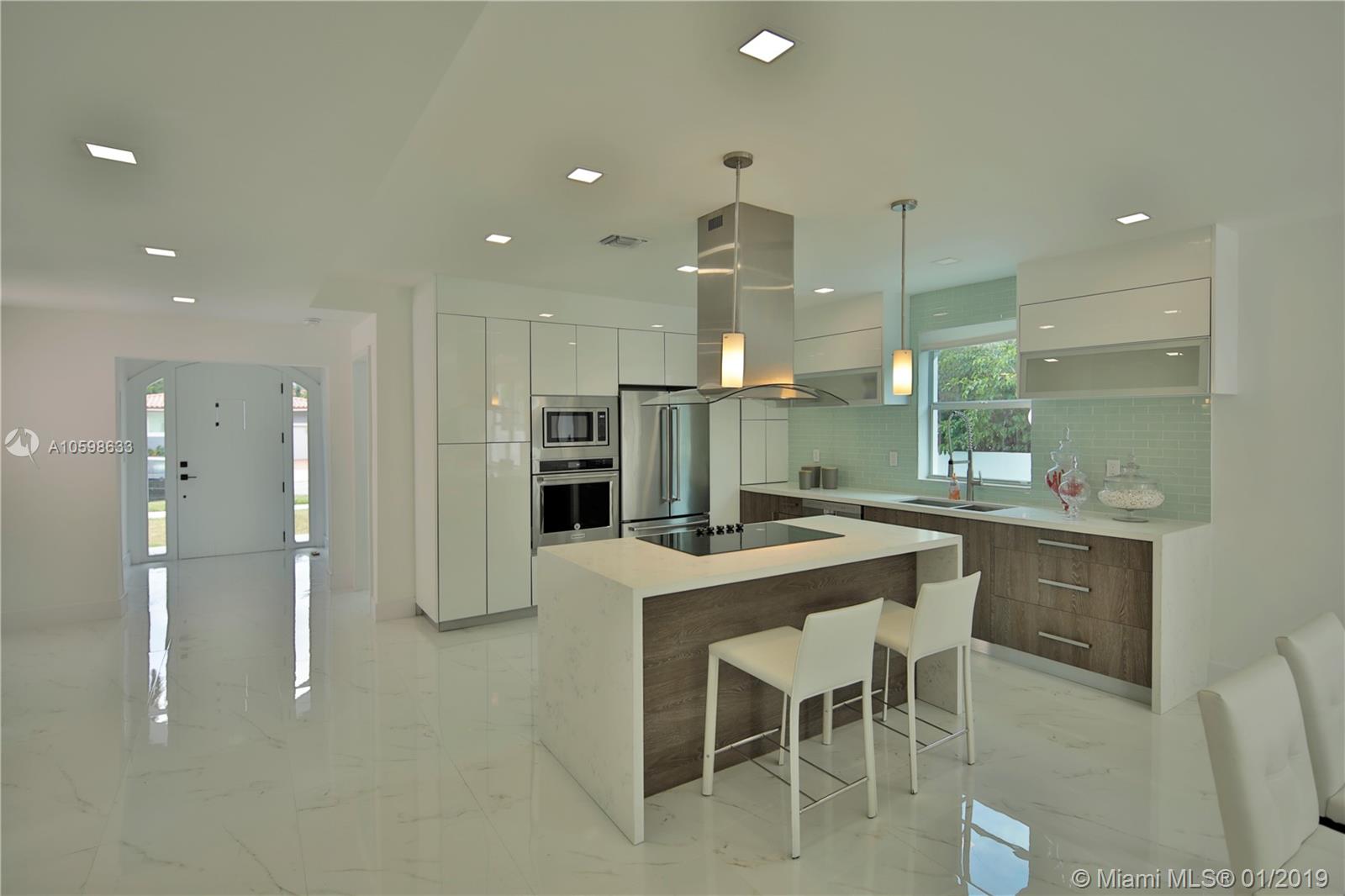 43 Southwest 18th Road Miami, FL 33129 - Photo 4 of 31 Gallery Image 4