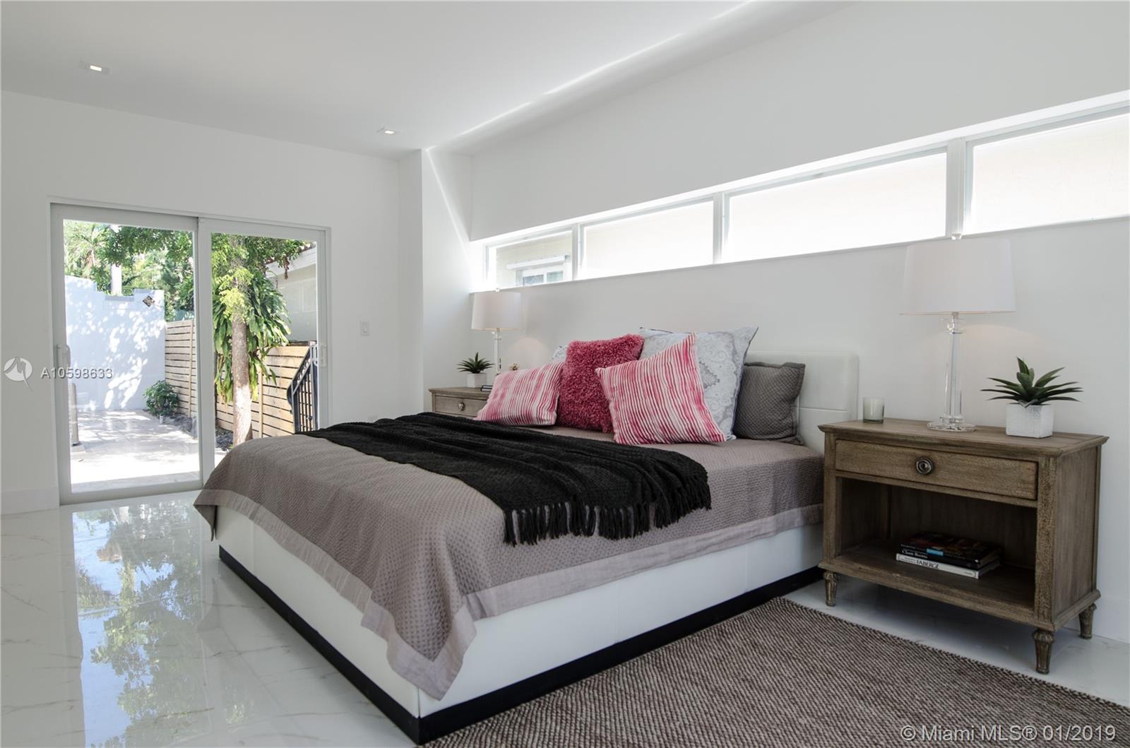 43 Southwest 18th Road Miami, FL 33129 - Photo 6 of 31 Gallery Image 6