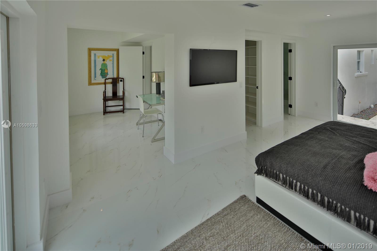 43 Southwest 18th Road Miami, FL 33129 - Photo 8 of 31 Gallery Image 8