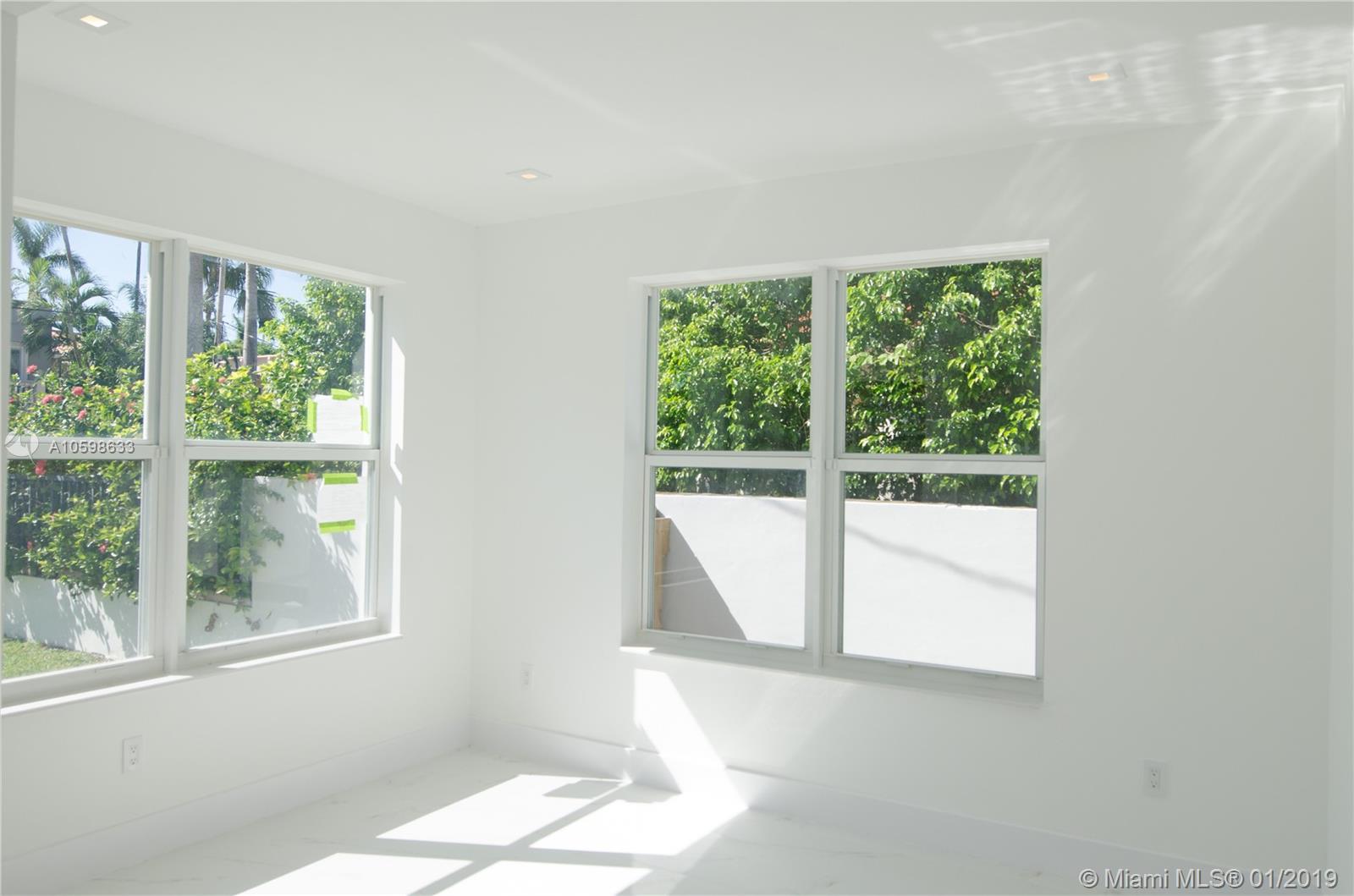 43 Southwest 18th Road Miami, FL 33129 - Photo 10 of 31 Gallery Image 10