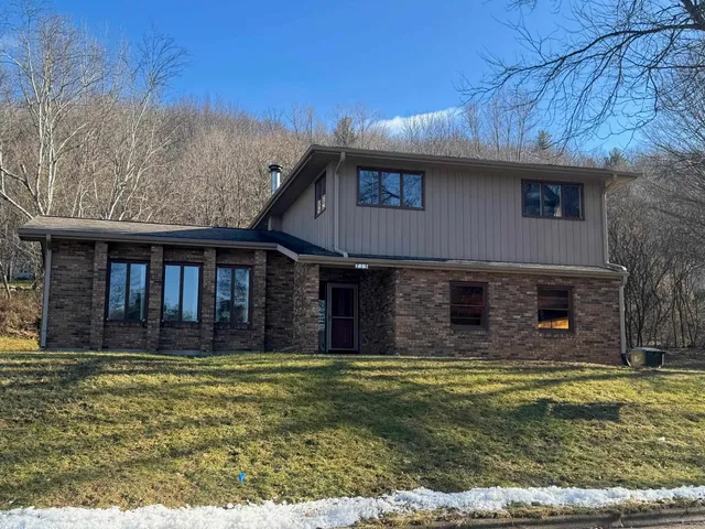 $329,900 | 715 South Cairns Avenue, Richland Center, WI 53581