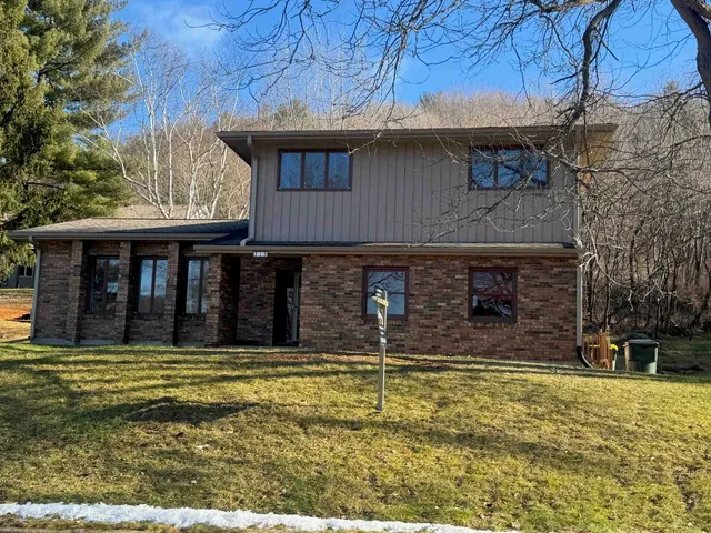 $329,900 | 715 South Cairns Avenue, Richland Center, WI 53581