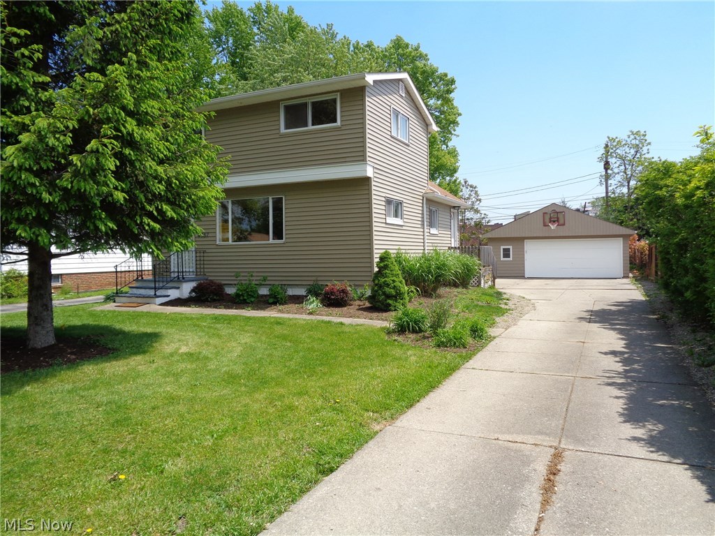 4357 West 223rd Street Cleveland, OH 44126 - Photo 3 of 18 Gallery Image 3
