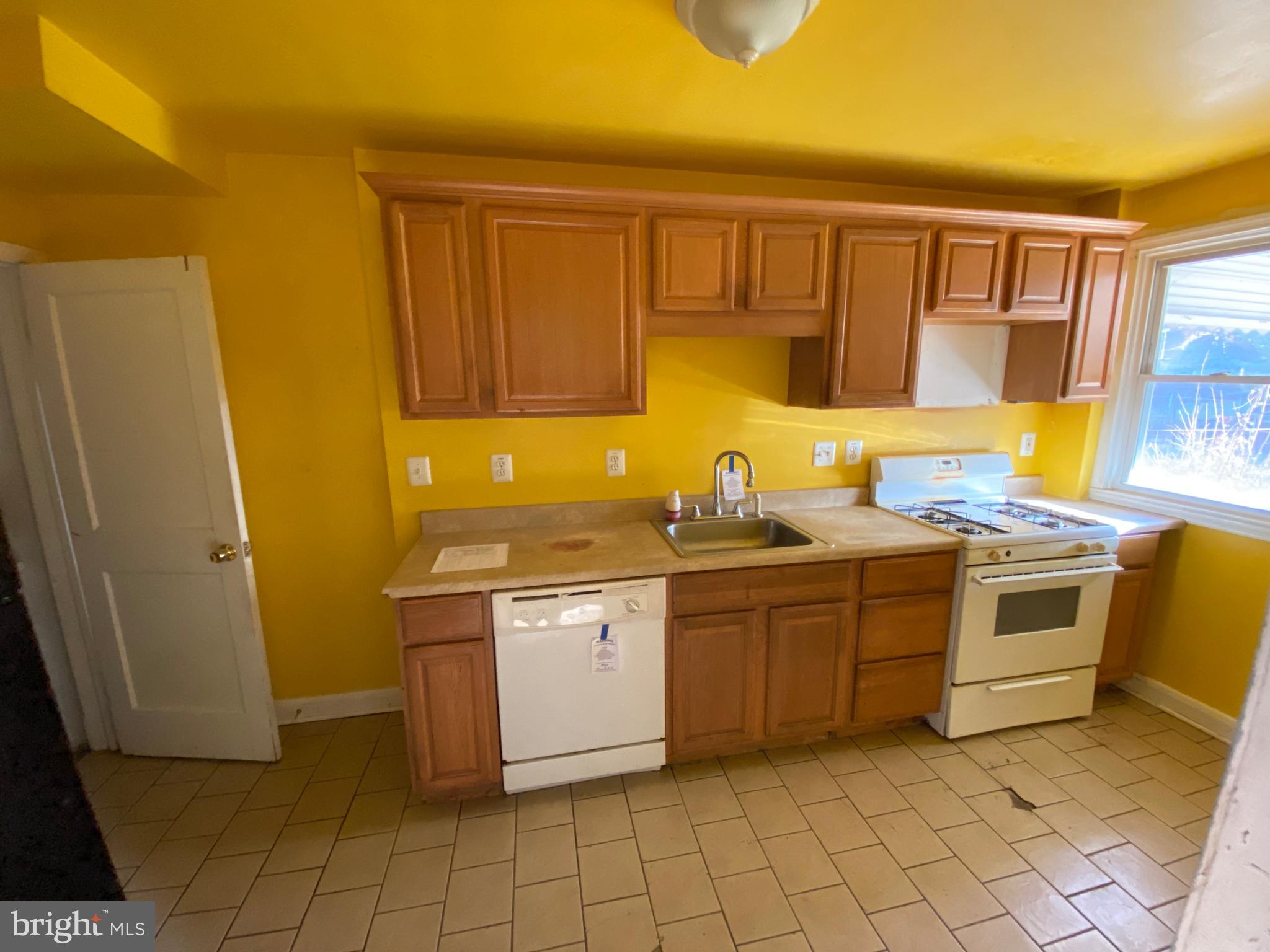 1907 Ramblewood Road Baltimore, MD 21239 - Photo 4 of 13
