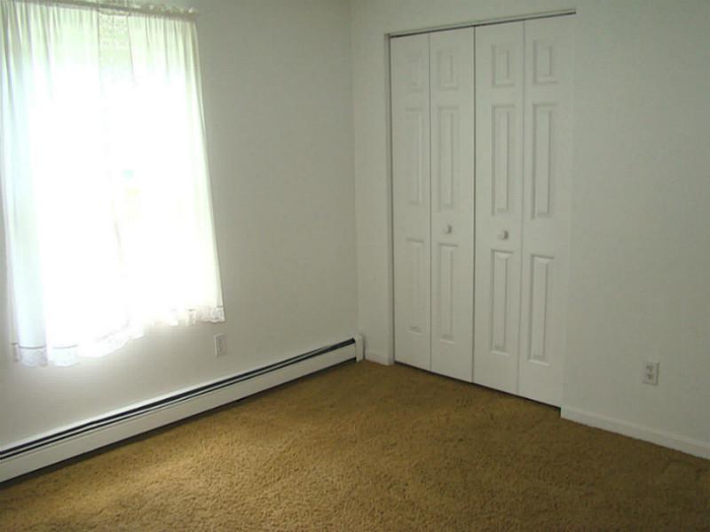 23 Buck Road Middletown, RI 02842 - Photo 16 of 21 Bedroom.